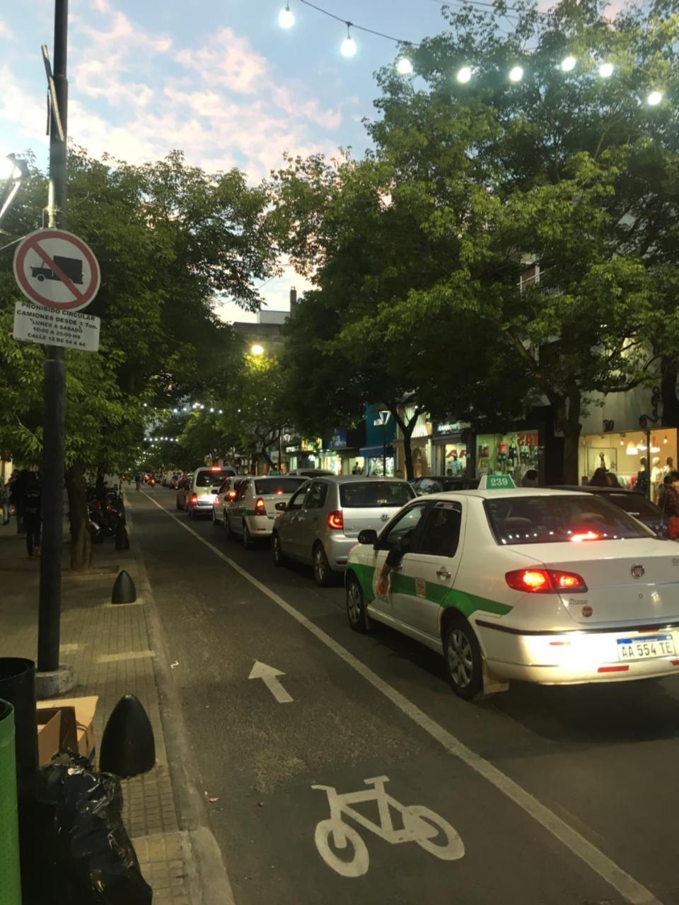 Apartamento Av Kennedy Y Cervino A Metros Embajada Eeuu Buenos Aires Dış mekan fotoğraf
